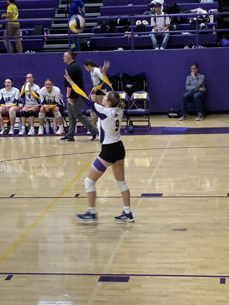 Strong serve from #9