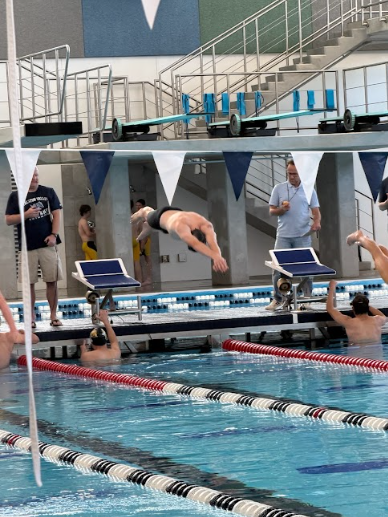 LHS diving into the race 