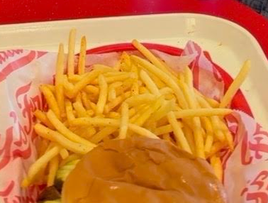 Thin, crispy Freddy's fries, the winning with 5 stars.