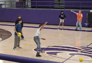 Dodgeball players targeting the other team.