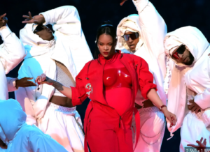 Rihanna wore red to accentuate her pregnancy belly