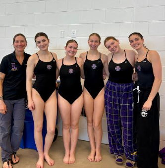 The League Divers pose together